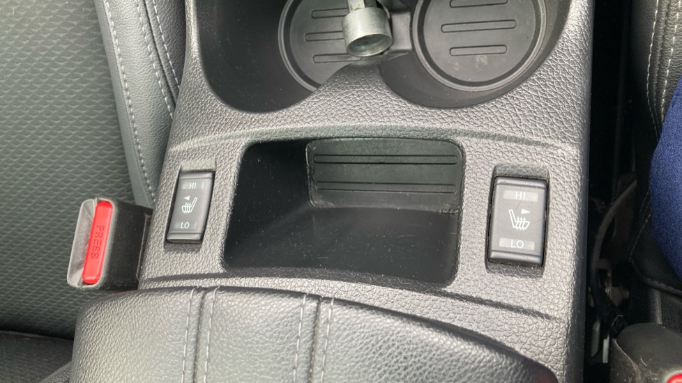 Nissan Qashqai 1.7 dCi Tekna 5dr Diesel Hatchback - Image 34