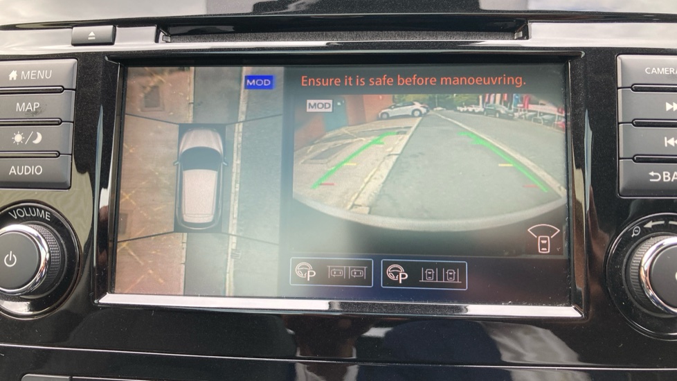 Nissan Qashqai 1.7 dCi Tekna 5dr Diesel Hatchback - Image 37
