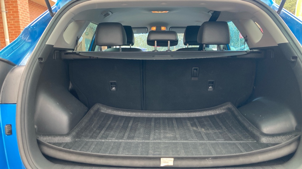 Hyundai TUCSON 2.0 CRDi Premium 5dr Diesel Estate - Image 4