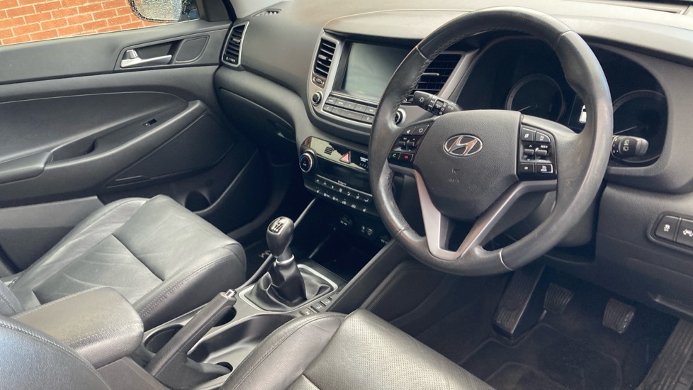 Hyundai TUCSON 2.0 CRDi Premium 5dr Diesel Estate - Image 11