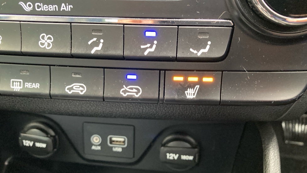 Hyundai TUCSON 2.0 CRDi Premium 5dr Diesel Estate - Image 29