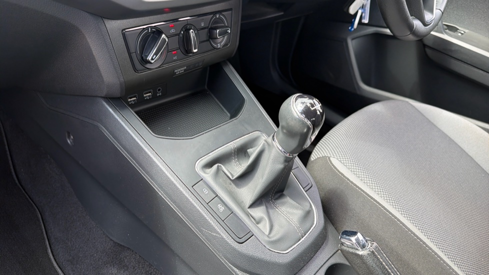 SEAT Ibiza 1.0 SE Technology [EZ] 5dr Petrol Hatchback - Image 13