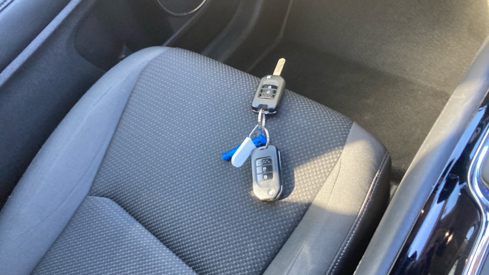 Honda HR-V 1.5 i-VTEC SE 5dr Petrol Hatchback - Image 20