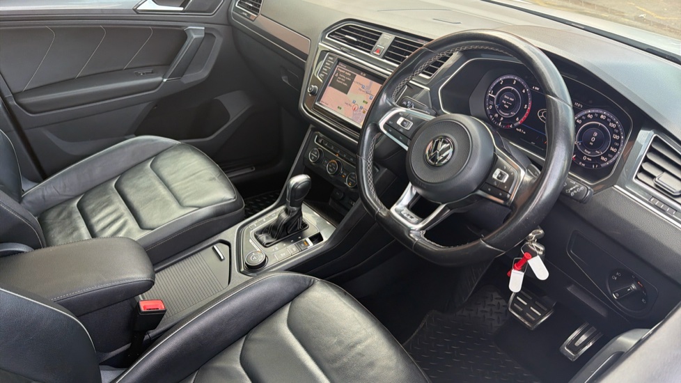 Volkswagen Tiguan 2.0 TDi 190 4Motion R-Line 5dr DSG Diesel Estate - Image 11