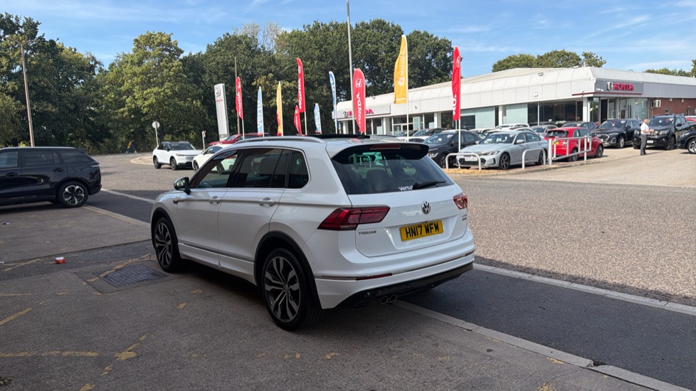 Volkswagen Tiguan 2.0 TDi 190 4Motion R-Line 5dr DSG Diesel Estate - Image 23