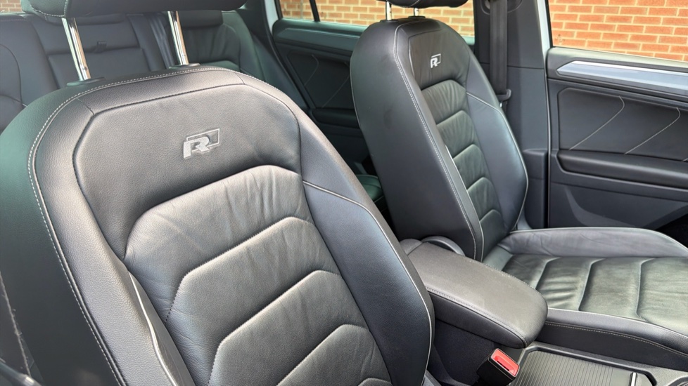 Volkswagen Tiguan 2.0 TDi 190 4Motion R-Line 5dr DSG Diesel Estate - Image 30