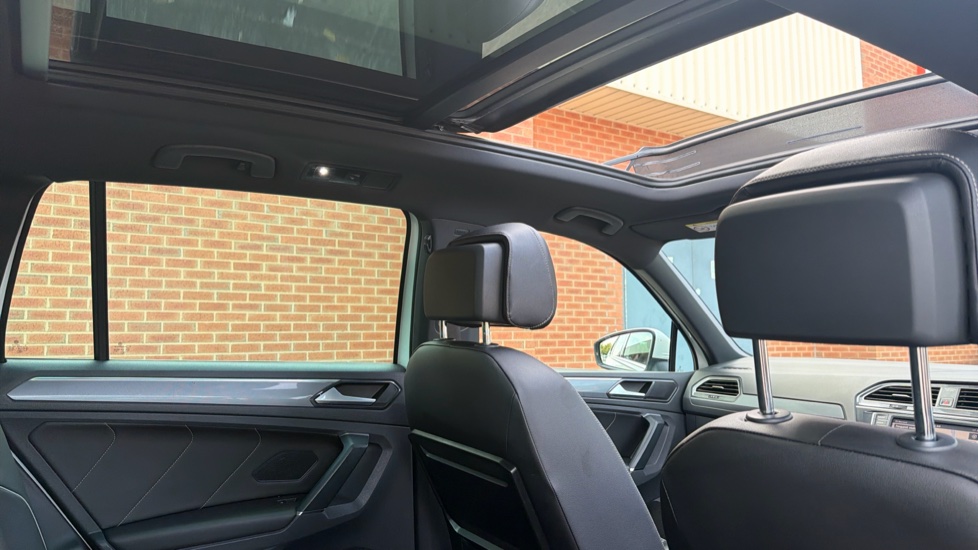 Volkswagen Tiguan 2.0 TDi 190 4Motion R-Line 5dr DSG Diesel Estate - Image 31