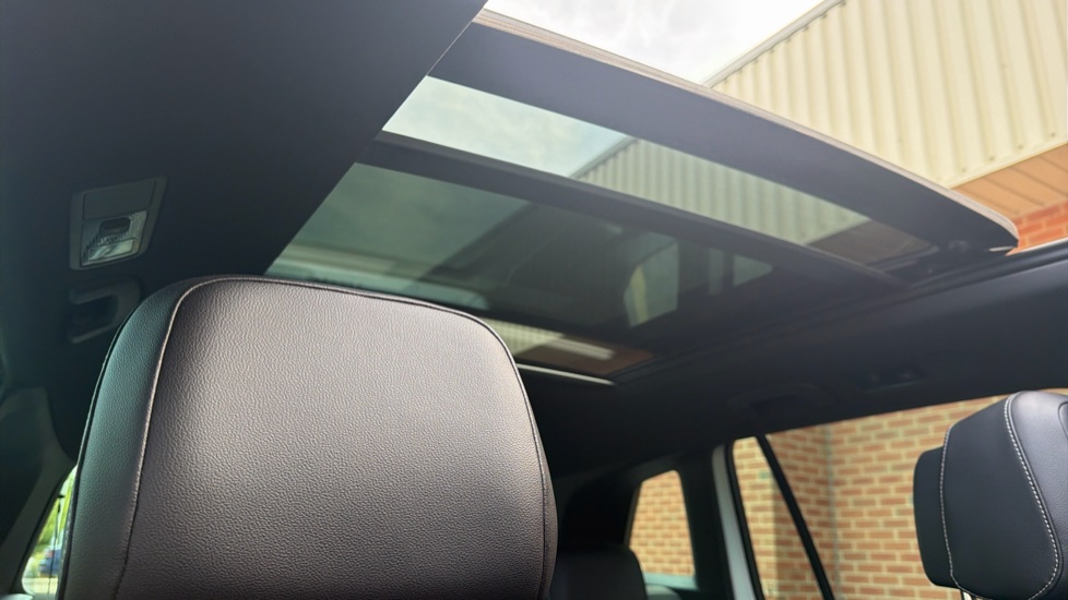 Volkswagen Tiguan 2.0 TDi 190 4Motion R-Line 5dr DSG Diesel Estate - Image 39