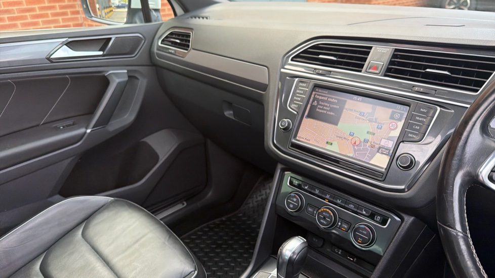 Volkswagen Tiguan 2.0 TDi 190 4Motion R-Line 5dr DSG Diesel Estate - Image 40