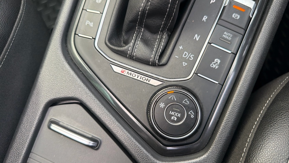 Volkswagen Tiguan 2.0 TDi 190 4Motion R-Line 5dr DSG Diesel Estate - Image 56