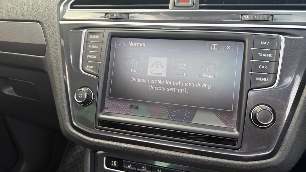 Volkswagen Tiguan 2.0 TDi 190 4Motion R-Line 5dr DSG Diesel Estate - Image 57
