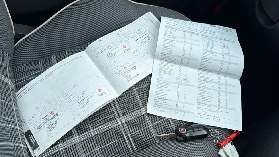 Fiat 500 1.2 Lounge 3dr Petrol Hatchback - Image 19