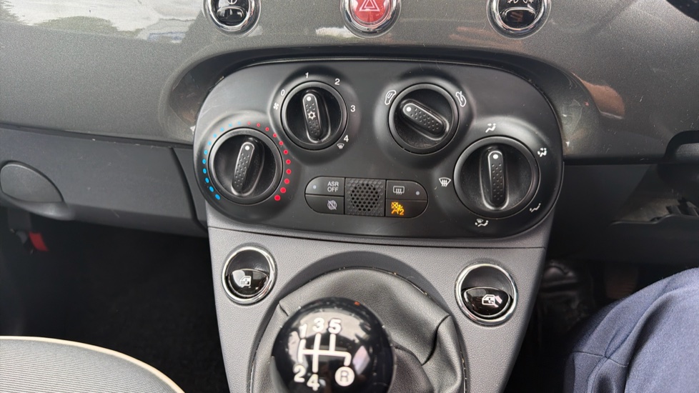 Fiat 500 1.2 Lounge 3dr Petrol Hatchback - Image 25