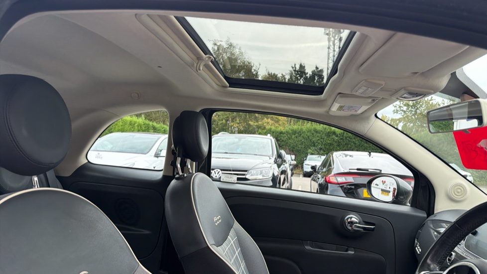 Fiat 500 1.2 Lounge 3dr Petrol Hatchback - Image 31