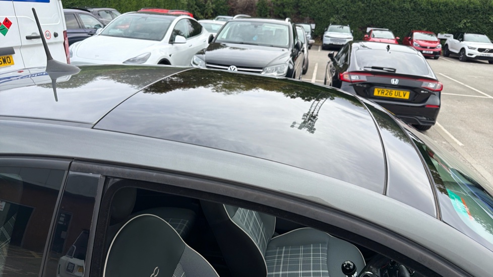 Fiat 500 1.2 Lounge 3dr Petrol Hatchback - Image 32