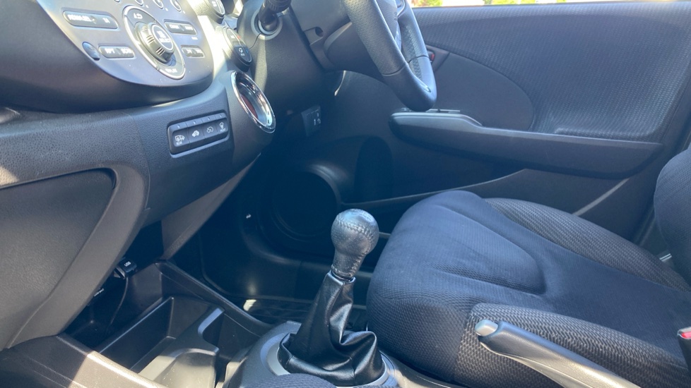 Honda Jazz 1.4 i-VTEC ES Plus 5dr Petrol Hatchback - Image 13