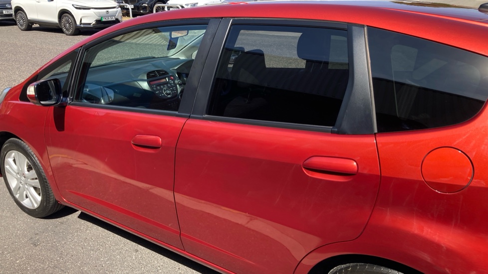 Honda Jazz 1.4 i-VTEC ES Plus 5dr Petrol Hatchback - Image 24