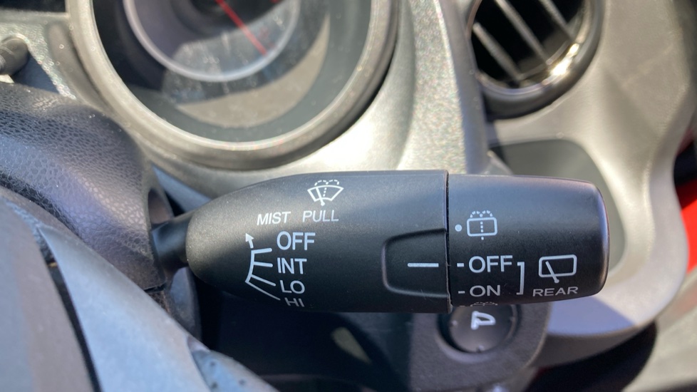 Honda Jazz 1.4 i-VTEC ES Plus 5dr Petrol Hatchback - Image 32