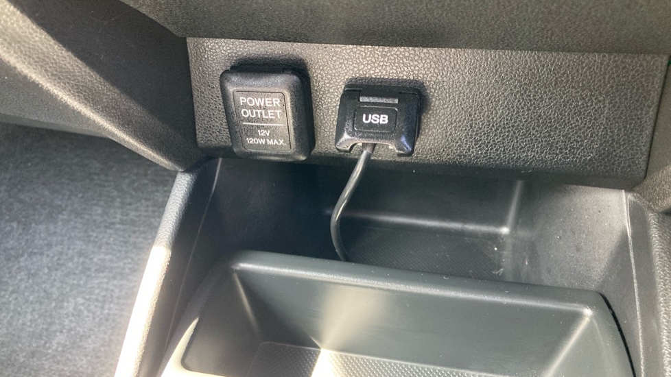 Honda Jazz 1.4 i-VTEC ES Plus 5dr Petrol Hatchback - Image 36