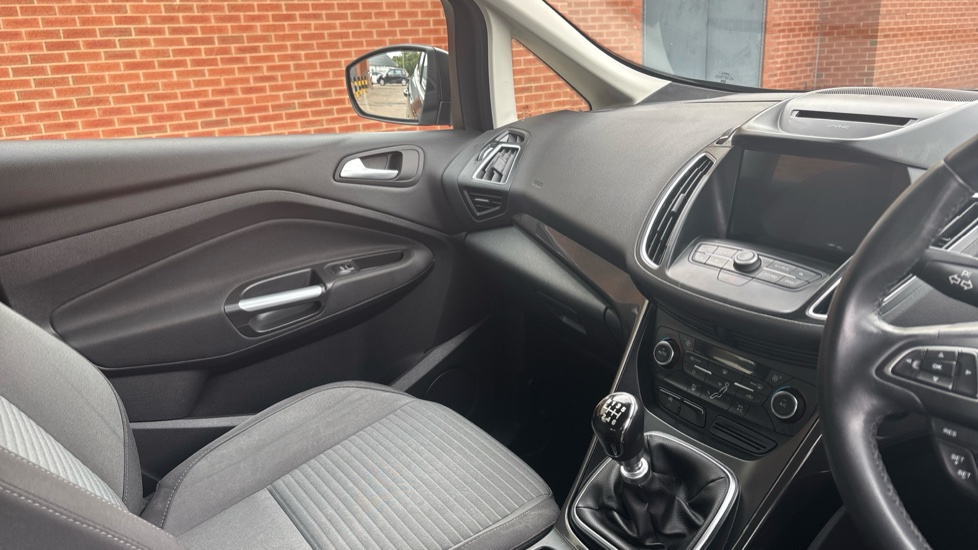 Ford C-MAX 1.0 EcoBoost 125 Titanium 5dr Petrol Estate - Image 14