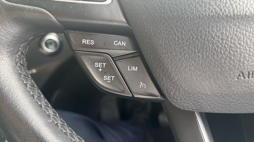 Ford C-MAX 1.0 EcoBoost 125 Titanium 5dr Petrol Estate - Image 24
