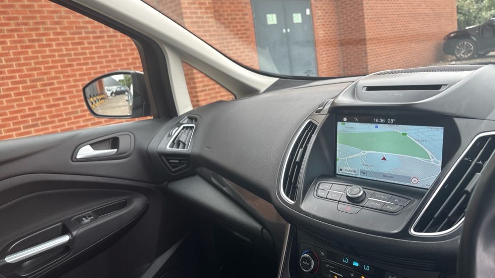 Ford C-MAX 1.0 EcoBoost 125 Titanium 5dr Petrol Estate - Image 30
