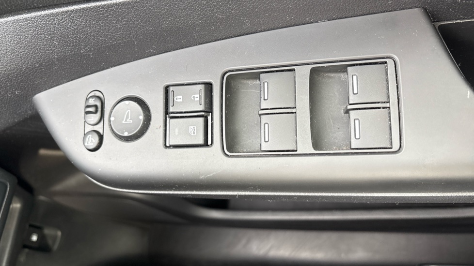 Honda CR-V 2.0 i-VTEC EX 5dr Auto Petrol Estate - Image 32