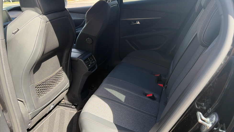 Peugeot 3008 1.5 BlueHDi GT Line 5dr Diesel Estate - Image 16
