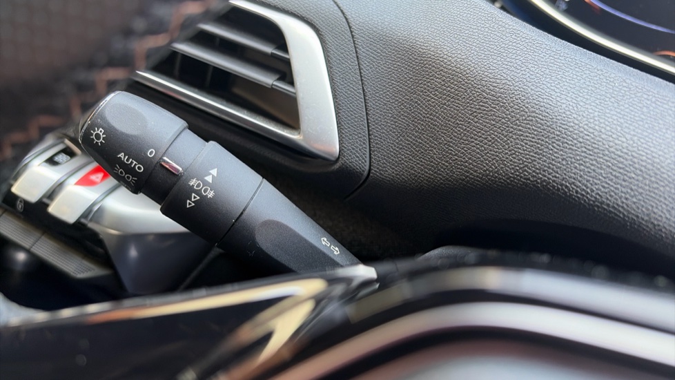Peugeot 3008 1.5 BlueHDi GT Line 5dr Diesel Estate - Image 23