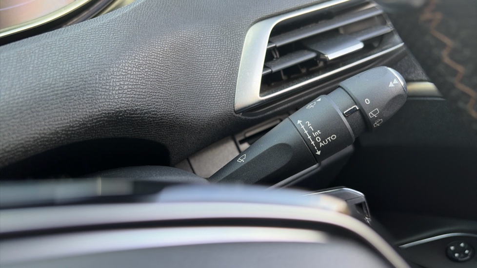 Peugeot 3008 1.5 BlueHDi GT Line 5dr Diesel Estate - Image 25