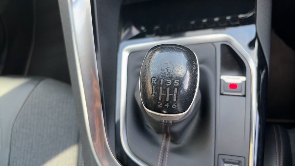 Peugeot 3008 1.5 BlueHDi GT Line 5dr Diesel Estate - Image 41