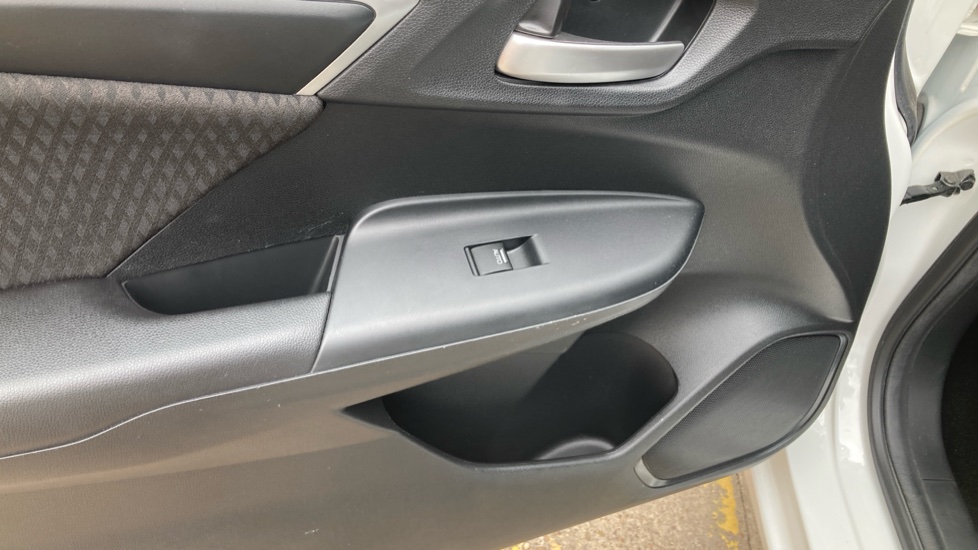 Honda Jazz 1.3 i-VTEC EX Navi 5dr Petrol Hatchback - Image 21