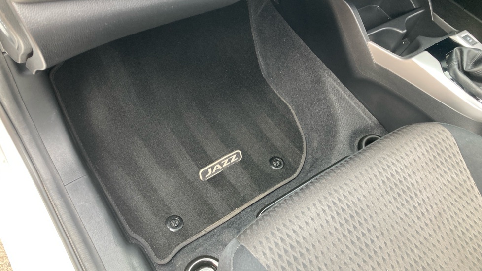 Honda Jazz 1.3 i-VTEC EX Navi 5dr Petrol Hatchback - Image 23