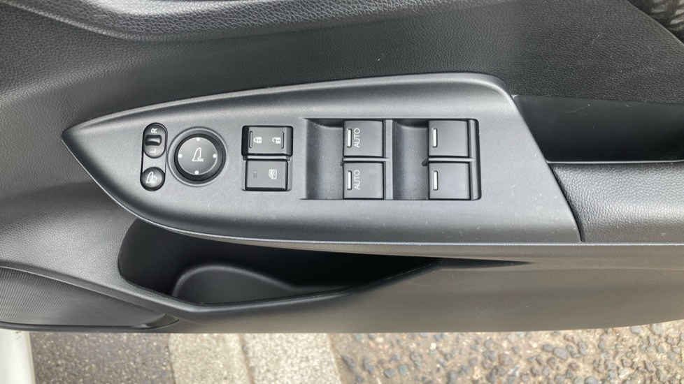 Honda Jazz 1.3 i-VTEC EX Navi 5dr Petrol Hatchback - Image 36