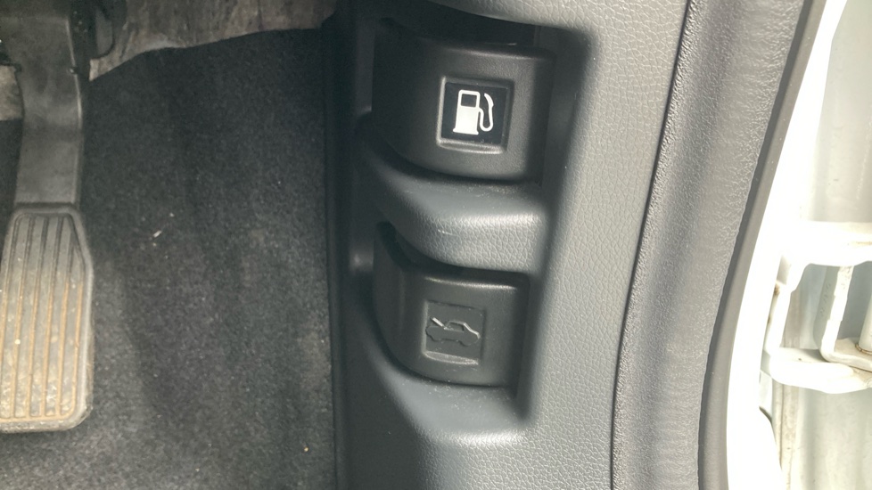 Honda Jazz 1.3 i-VTEC EX Navi 5dr Petrol Hatchback - Image 51