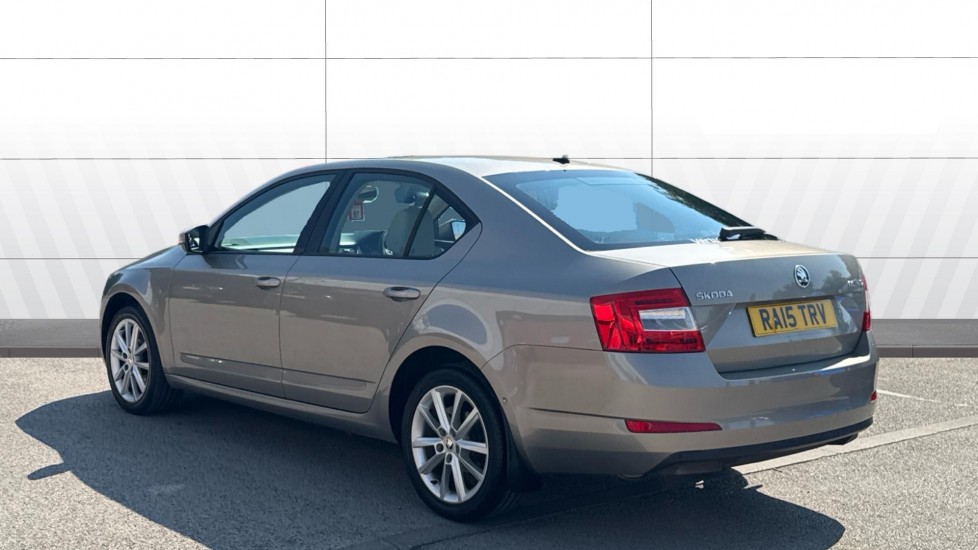 Skoda Octavia 1.4 TSI Elegance 5dr DSG Petrol Hatchback - Image 2