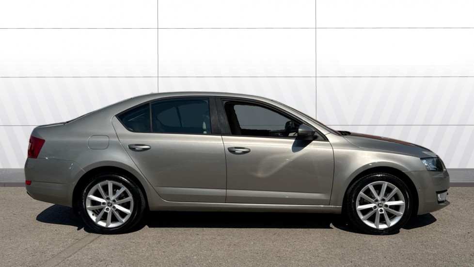Skoda Octavia 1.4 TSI Elegance 5dr DSG Petrol Hatchback - Image 5