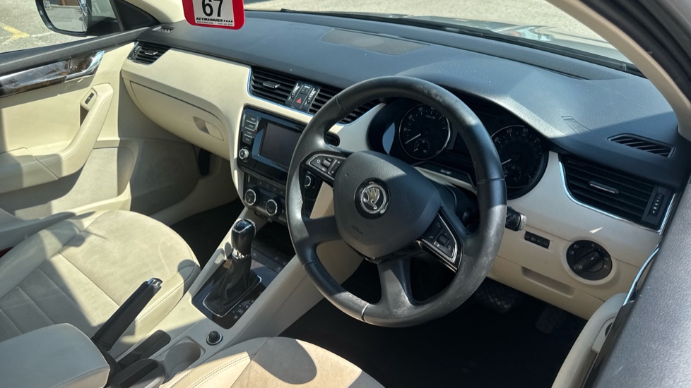 Skoda Octavia 1.4 TSI Elegance 5dr DSG Petrol Hatchback - Image 11