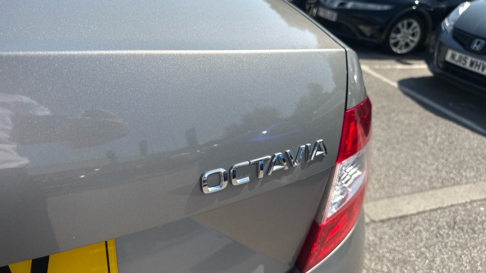 Skoda Octavia 1.4 TSI Elegance 5dr DSG Petrol Hatchback - Image 41