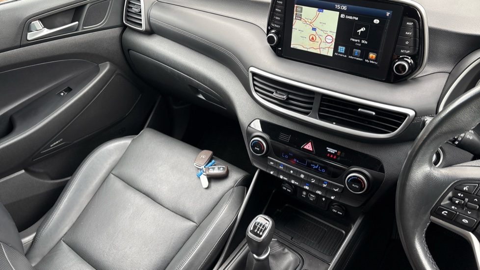 Hyundai TUCSON 1.6 GDi Premium 5dr 2WD Petrol Estate - Image 14