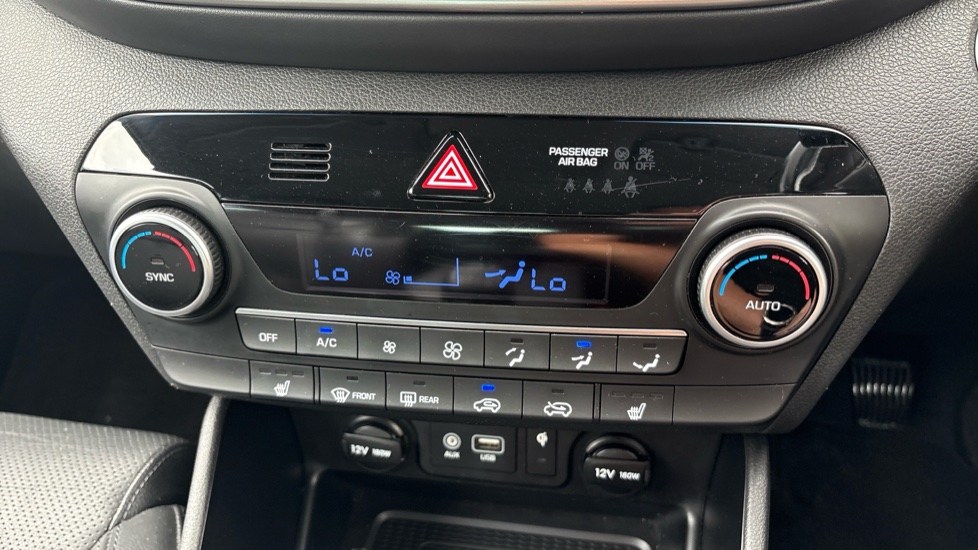 Hyundai TUCSON 1.6 GDi Premium 5dr 2WD Petrol Estate - Image 25