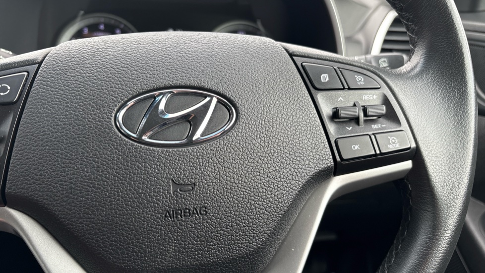Hyundai TUCSON 1.6 GDi Premium 5dr 2WD Petrol Estate - Image 28