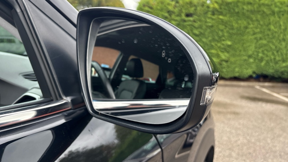 Hyundai TUCSON 1.6 GDi Premium 5dr 2WD Petrol Estate - Image 36