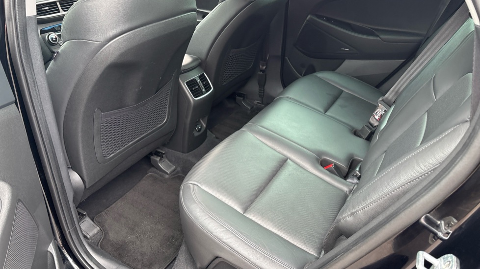 Hyundai TUCSON 1.6 GDi Premium 5dr 2WD Petrol Estate - Image 41