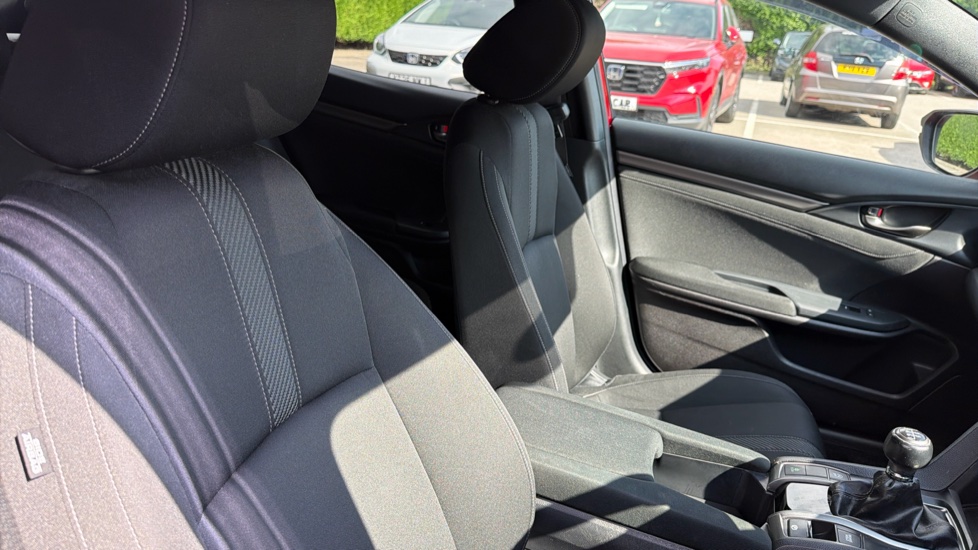 Honda Civic 1.5 VTEC Turbo Sport 5dr Petrol Hatchback - Image 29