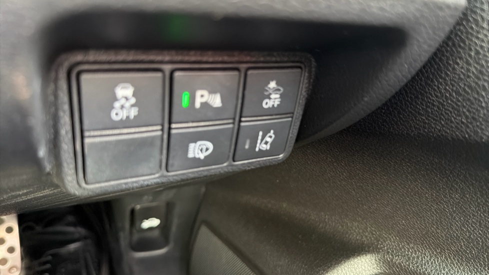Honda Civic 1.5 VTEC Turbo Sport 5dr Petrol Hatchback - Image 42