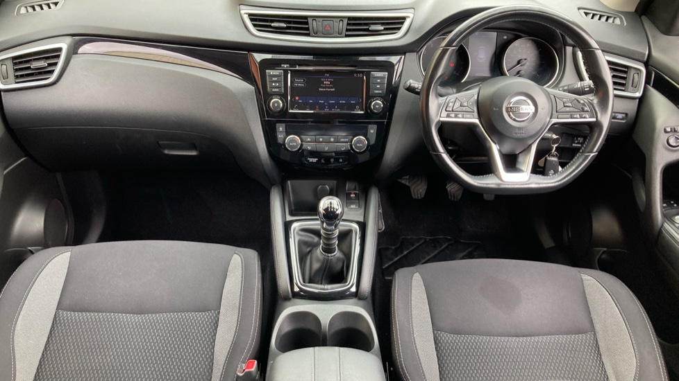 Nissan Qashqai 1.3 DiG-T Acenta Premium 5dr Petrol Hatchback - Image 10