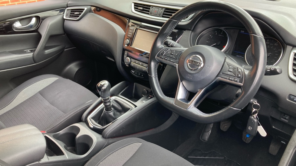 Nissan Qashqai 1.3 DiG-T Acenta Premium 5dr Petrol Hatchback - Image 11