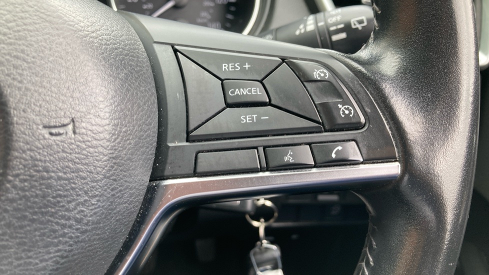 Nissan Qashqai 1.3 DiG-T Acenta Premium 5dr Petrol Hatchback - Image 22