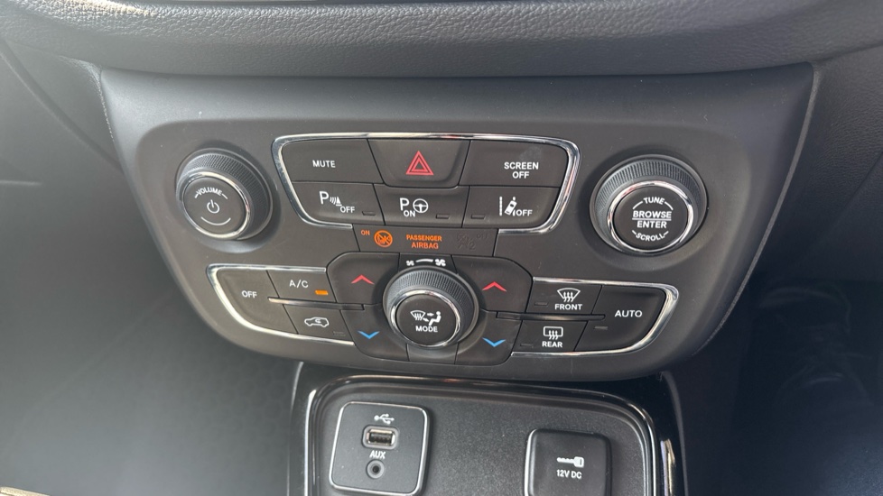 Jeep Compass 1.4 Multiair 140 Limited 5dr [2WD] Petrol Station Wagon - Image 37